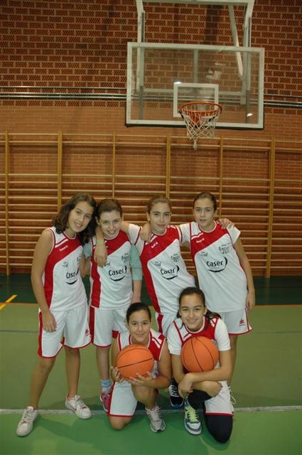 Equipo de MINIBASKET alevín femenino del CEIP "Fray Juan de la Cruz" ANEJA ERESMA