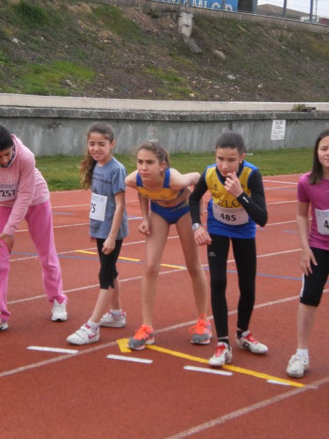 Sandra muy concentrada para disputar la carrera de 1000 metros