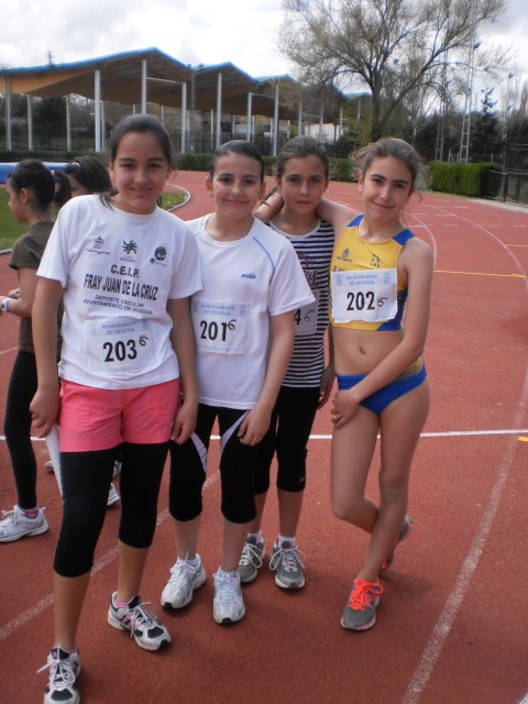 Vaya grupo de chicas majas preparado para correr el relevo