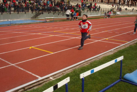 Álvaro Díaz, con una progresión tremenda, llegando cuarto en el 1000