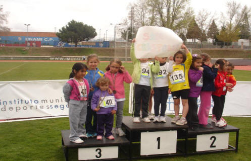 Las chicas prebenjamines también fueron terceras en relevos