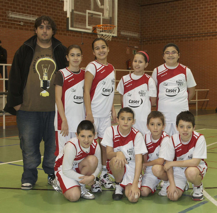 Equipo de la Aneja "A", todos de 5º de Primaria