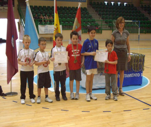 Diego y Rodrigo recogen su trofeo de campeones por equipos